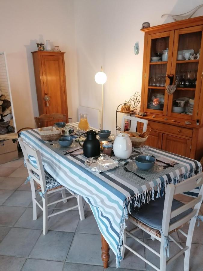 Chambre D'Hotes Esprit De Famille Landreville Exterior photo